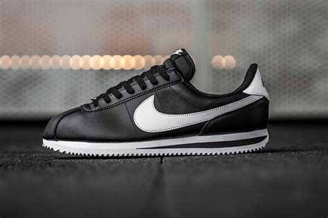 nike cordez schwarz|Nike Cortez foot locker.